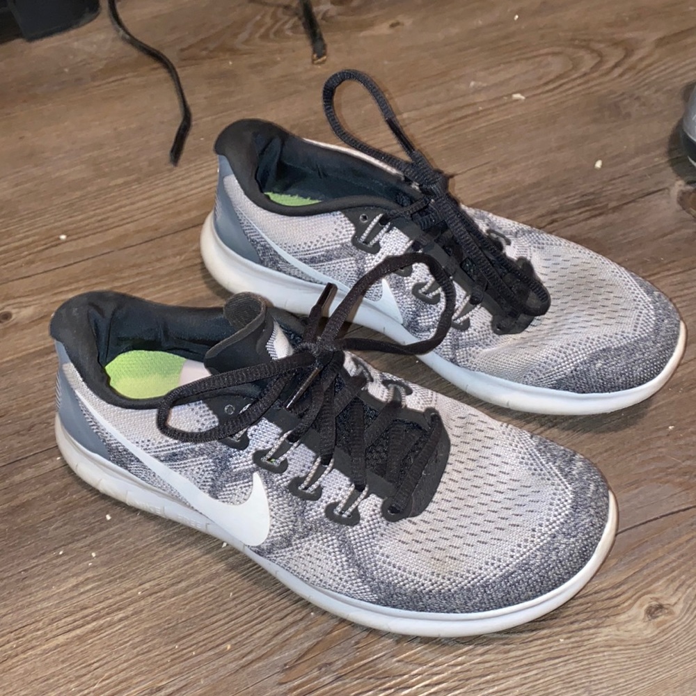 NIKE FREE RN